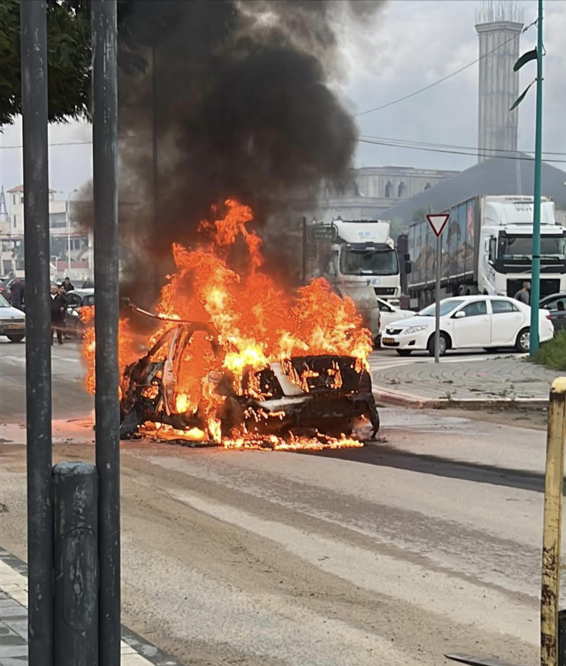 مقتل شاب (30 عامًا) بانفجار سيارة في مدينة الطيرة